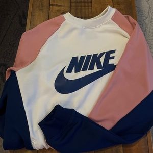 Nike large women’s crew neck